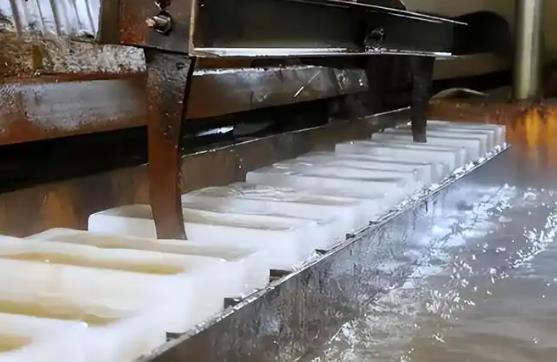 大型制冰機(jī)怎么制冰 大型制冰機(jī)怎么制冰